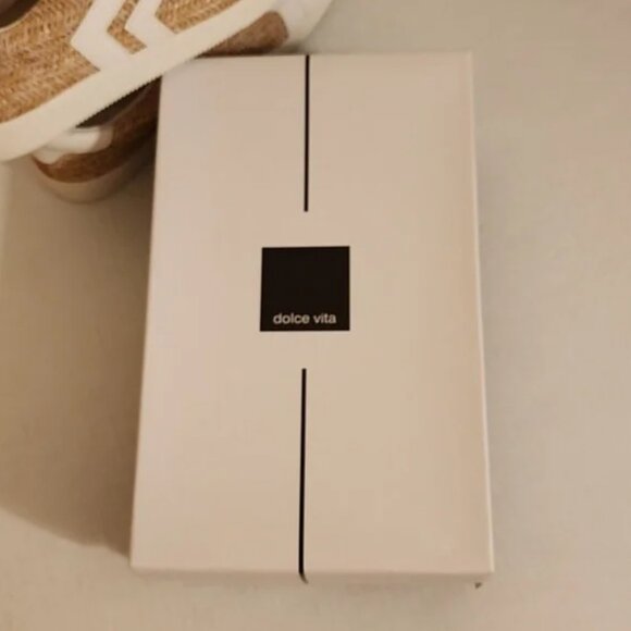 Dolce Vita "Neo" Sneaker 9.5 - Picture 8 of 8